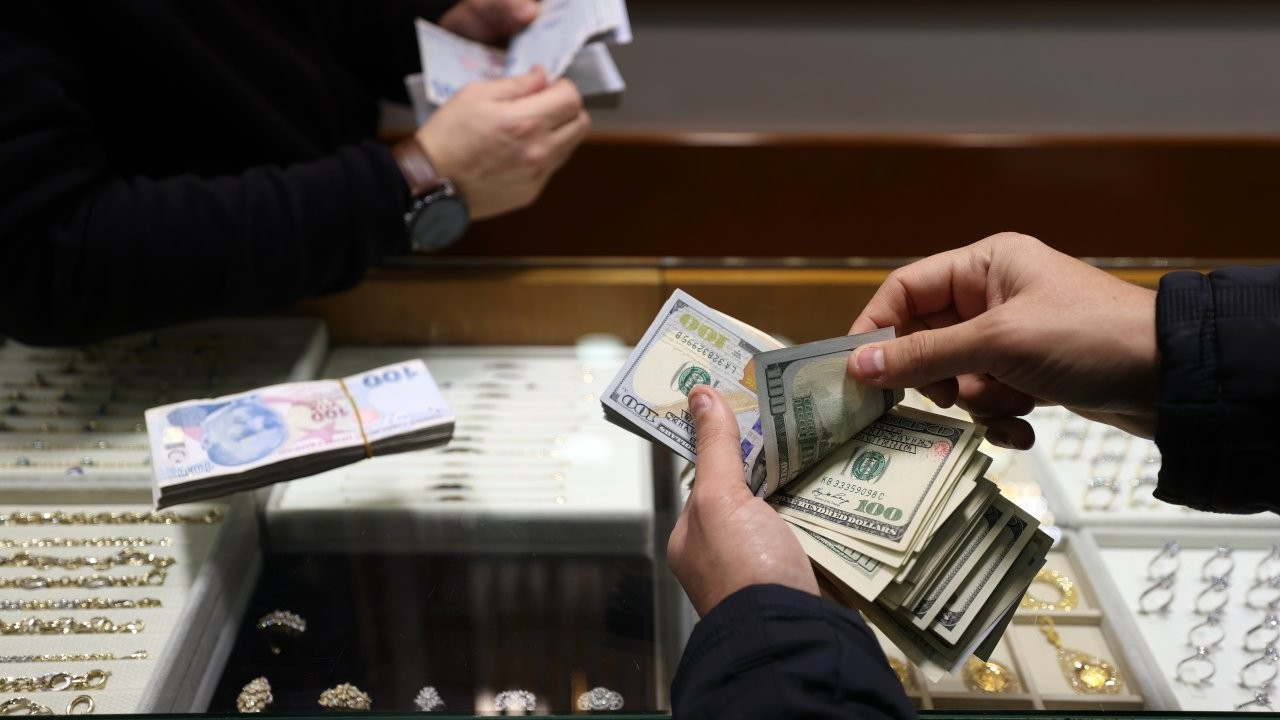 Turkish lira plummets against dollar, gold as Russia invades Ukraine