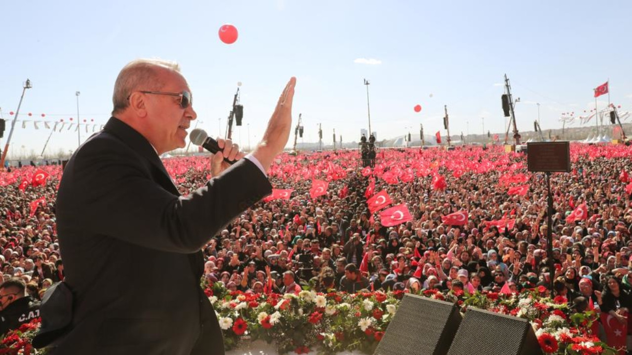 Turkey's ruling AKP losing the support of pious voters
