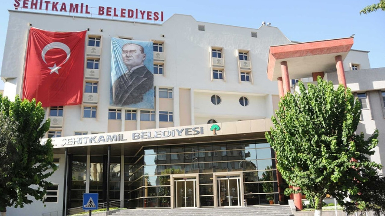 AKP district municipality spends 1.7 million liras for wall clocks