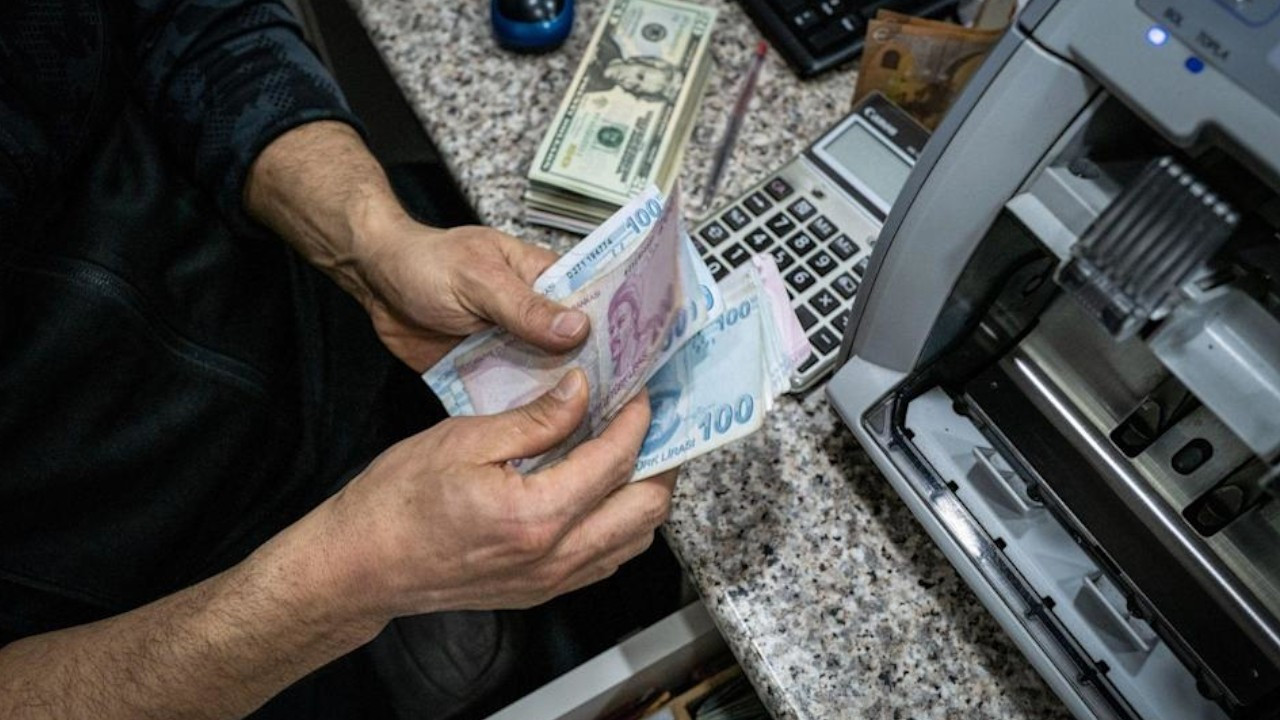 Turkey, UAE ink currency swap deal worth $5 bln as ties warm