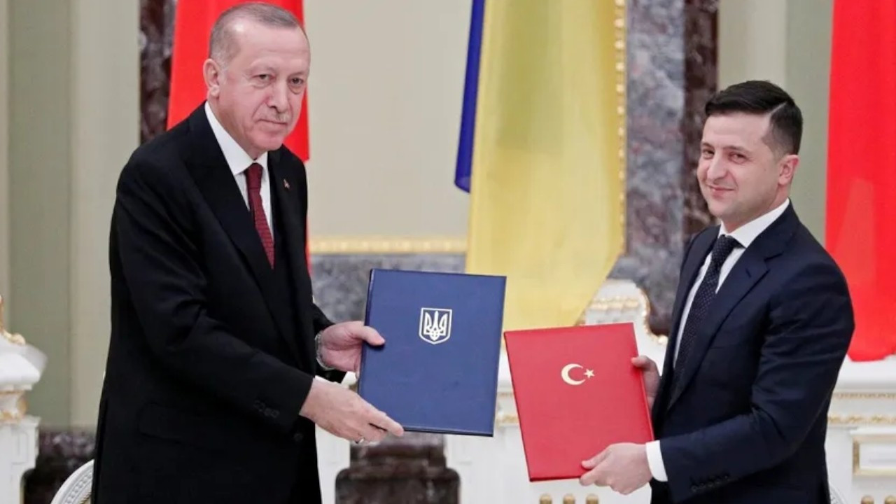 Turkey, Ukraine sign free trade deal, agree on drone production