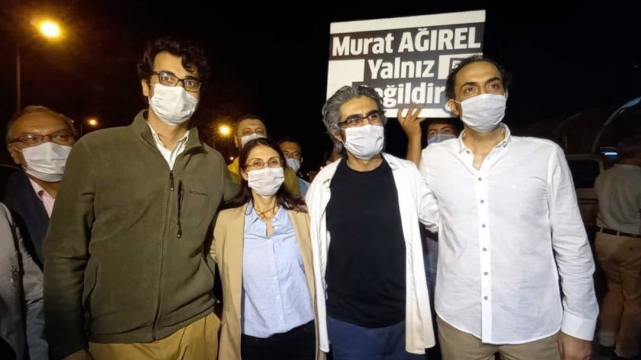 Turkish journalists jailed over Libya coverage released hours later