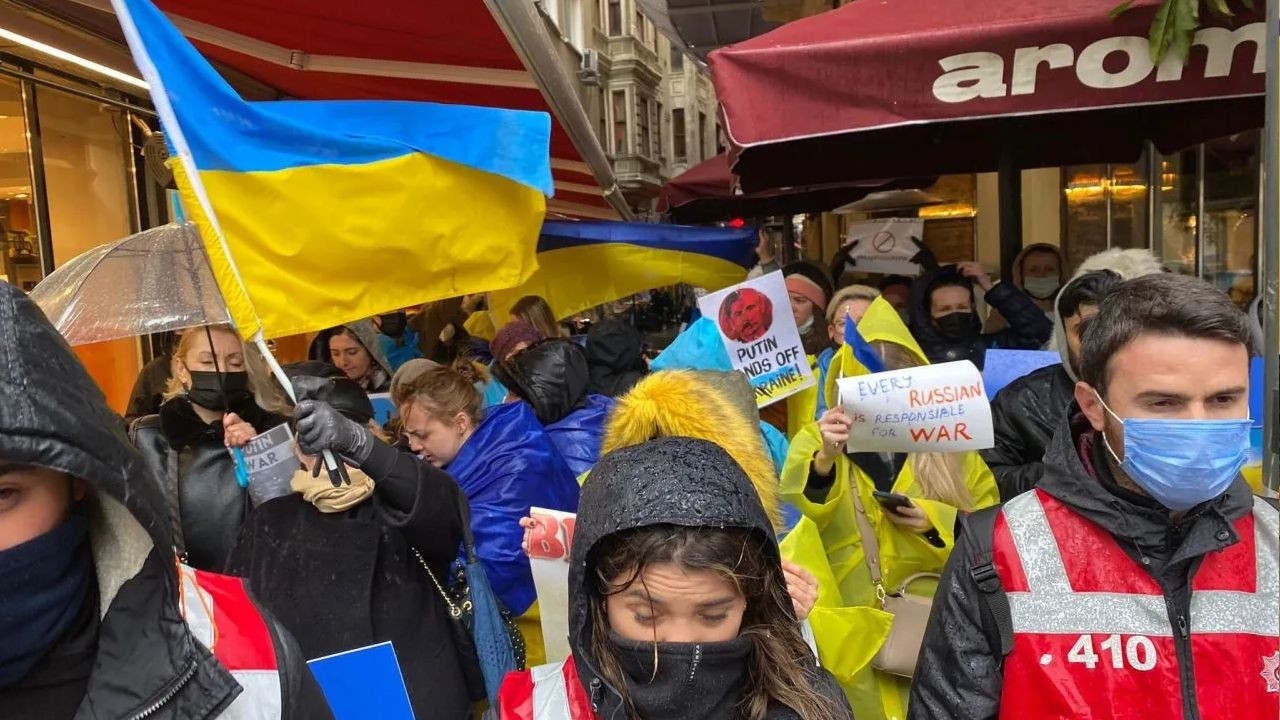 Ukrainians in Istanbul protest Russian invasion - Page 5