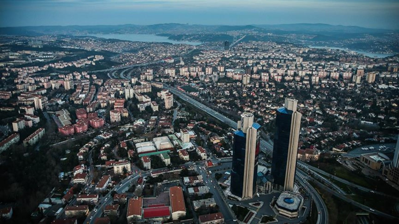 In Istanbul, Russians pile into property to shelter from sanctions
