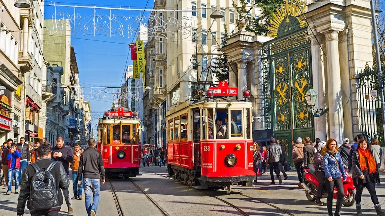 Istanbul Governor issues new restrictions on Istiklal Avenue
