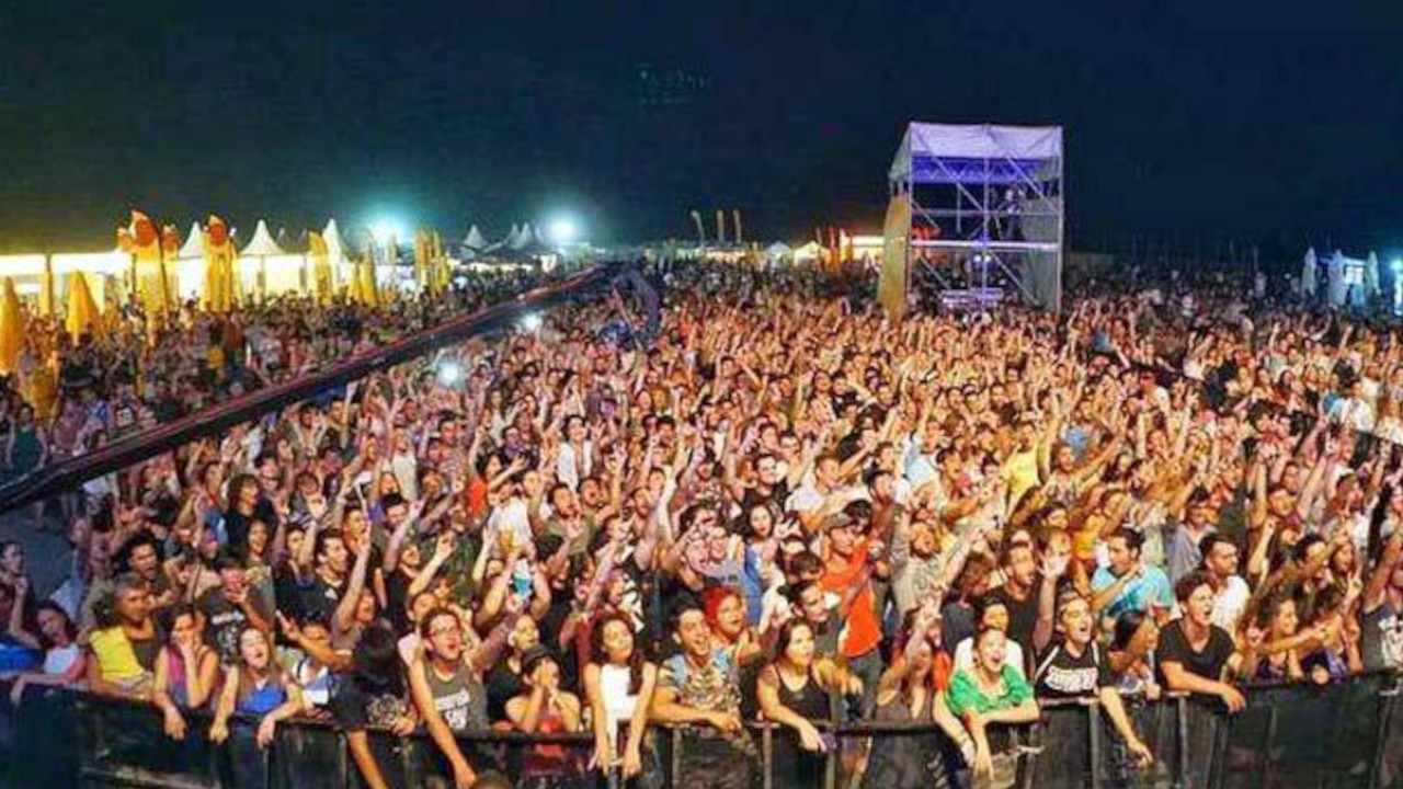Turkish main opposition slams governors for banning concerts