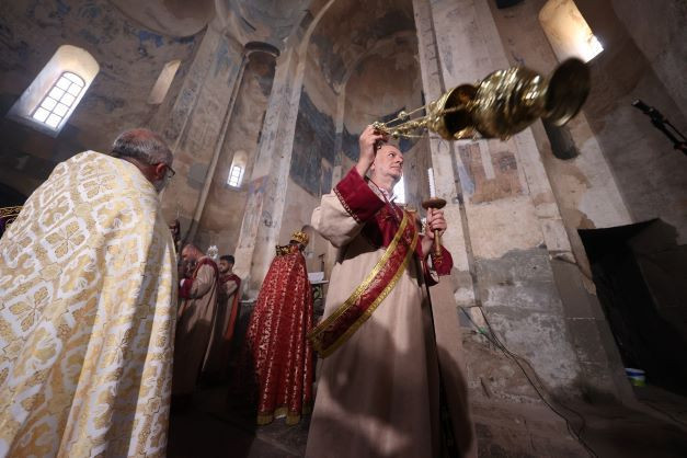 Armenian Akhtamar Church in eastern Turkey holds 10th holy mass since reopening - Page 2