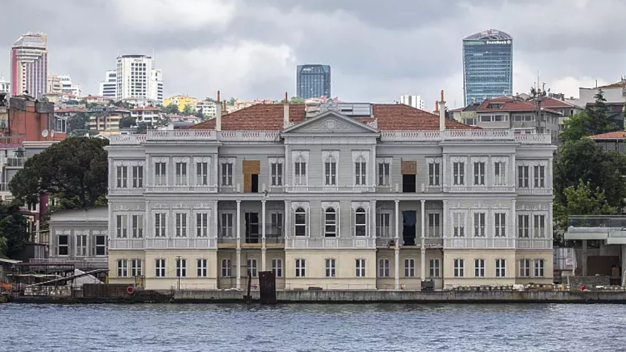 Ownership of 2 Istanbul mansions transferred from municipality to govt