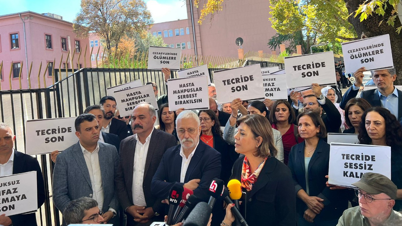 HDP MPs march to Justice Ministry for rights of sick prisoners