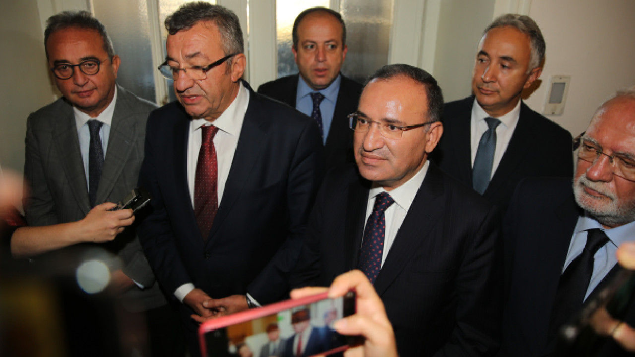 AKP visits opposition parties for constitutional change on headscarf and family issues