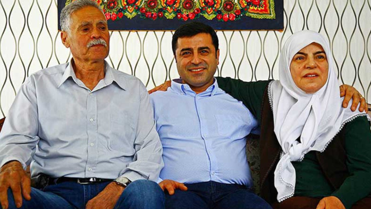 Former HDP co-chair Demirtaş allowed to visit father in Diyarbakır after latter’s heart attack