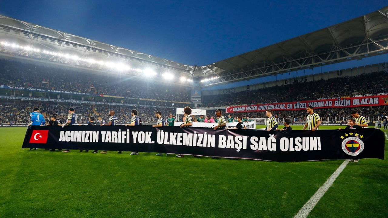 Fenerbahçe fans call on government to resign after quake destruction