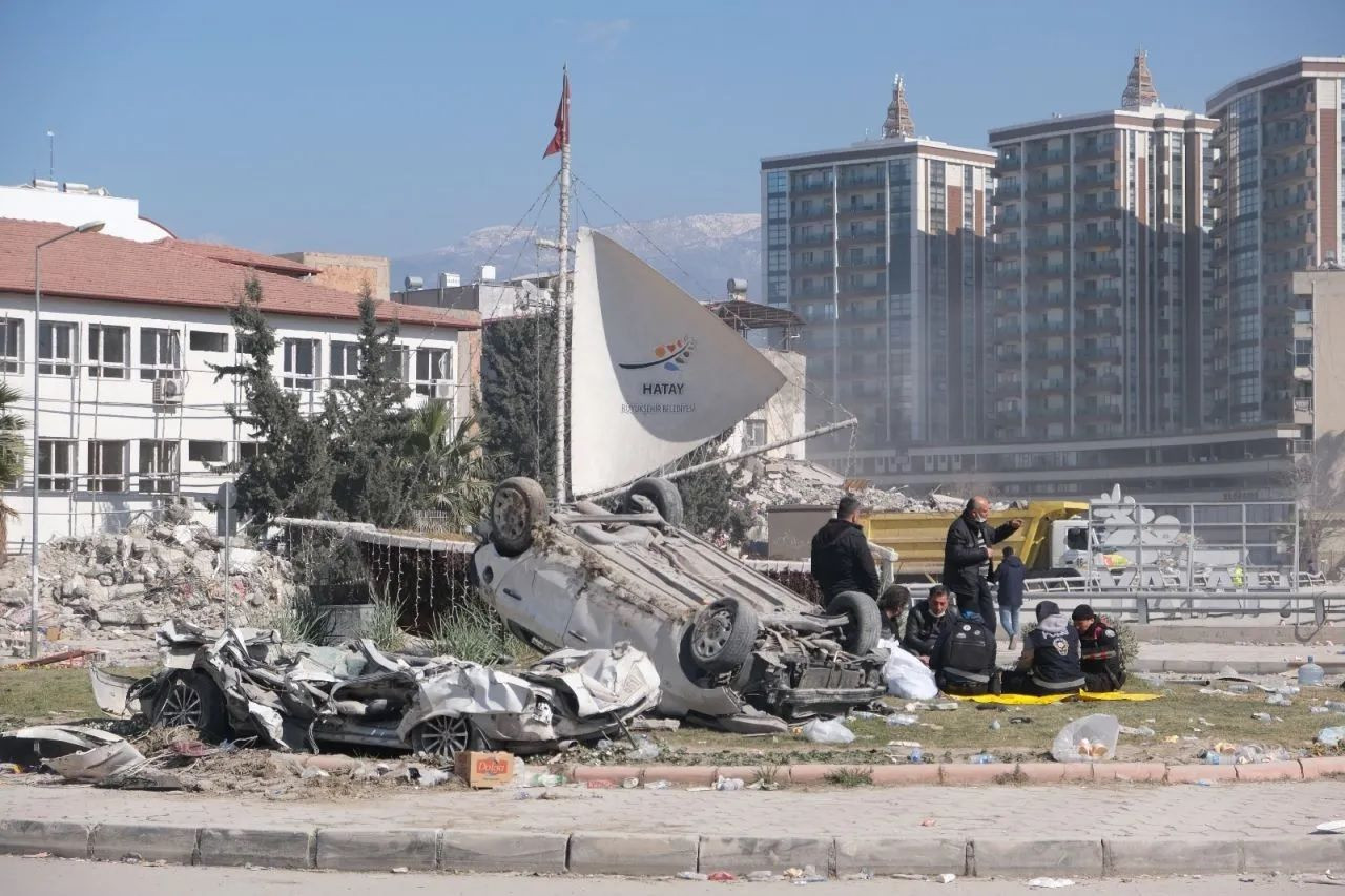 Hatay turns into ghost town after quakes - Page 1