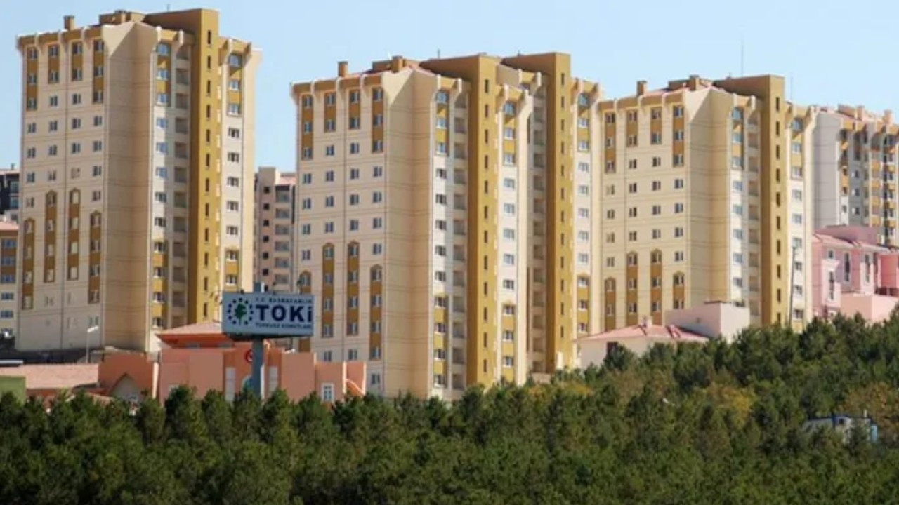 Eight housing tenders worth 6B liras held in three days in quake zone