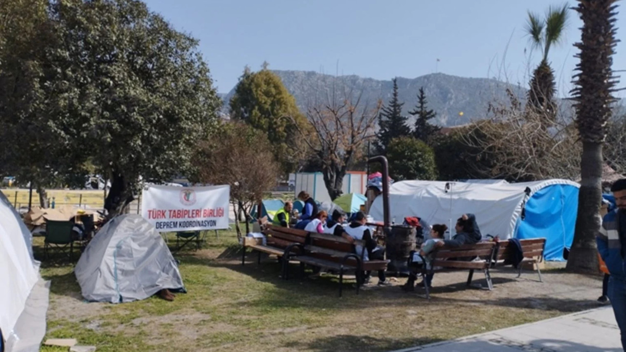 Turkish gov't forcibly evicts quake-hit citizens living in tent camps in parks