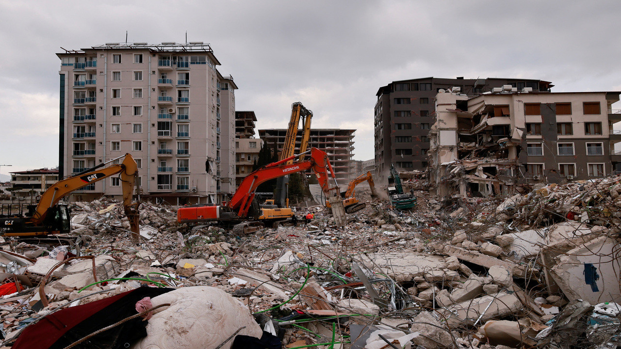 Housing tenders in earthquake zone awarded to companies close to AKP