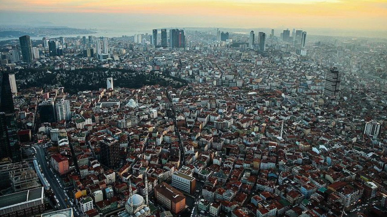 Half of buildings scanned by Istanbul municipality face collapse risk