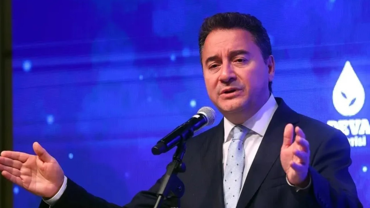 Babacan addresses AKP voter base, asks them to choose between ‘peace’ and ‘crisis’