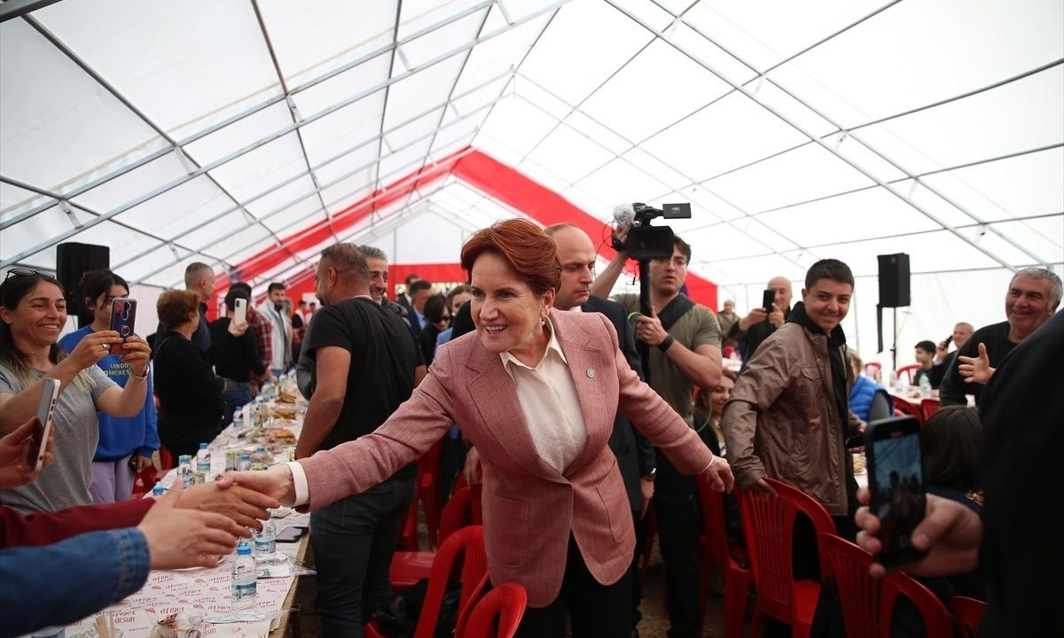 Turkey celebrates Eid al-Fitr as opposition party leaders visit quake-hit provinces - Page 3