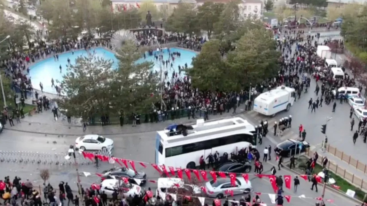 Erzurum policeman 'ashamed' about attack on İmamoğlu's election bus