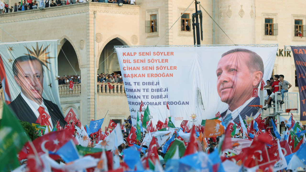 Erdoğan warns his supporters of losing election, says 'let's not have an accident'