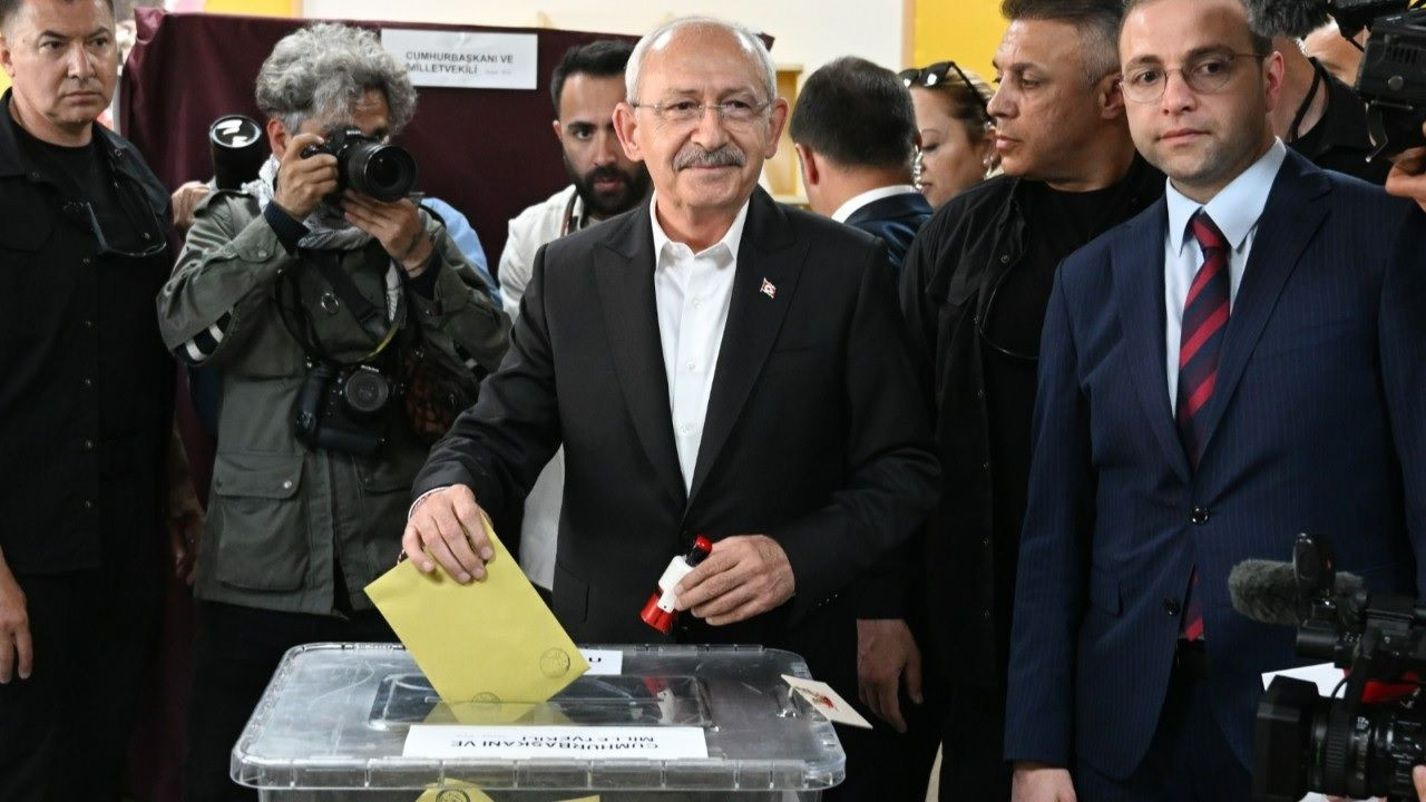 Turkish politicians cast votes in historic election - Page 2