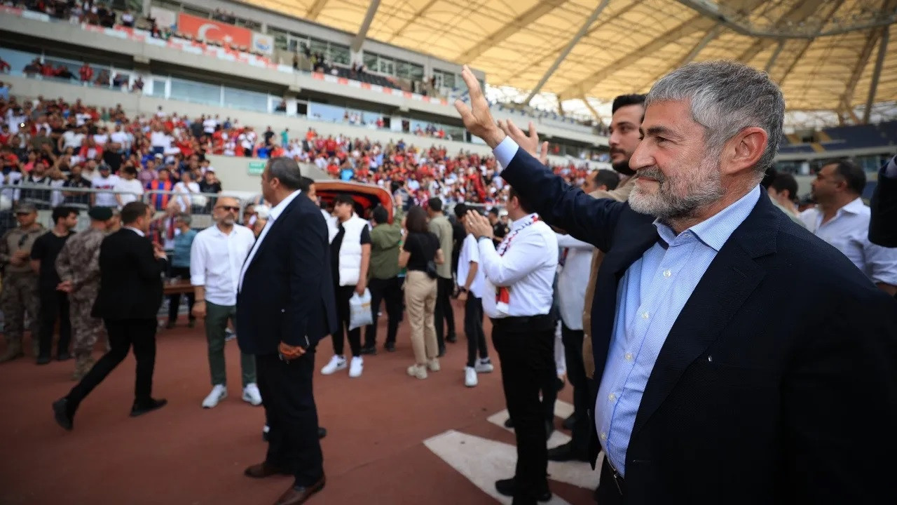 Turkish Finance Minister protested at stadium over HÜDA-PAR MPs