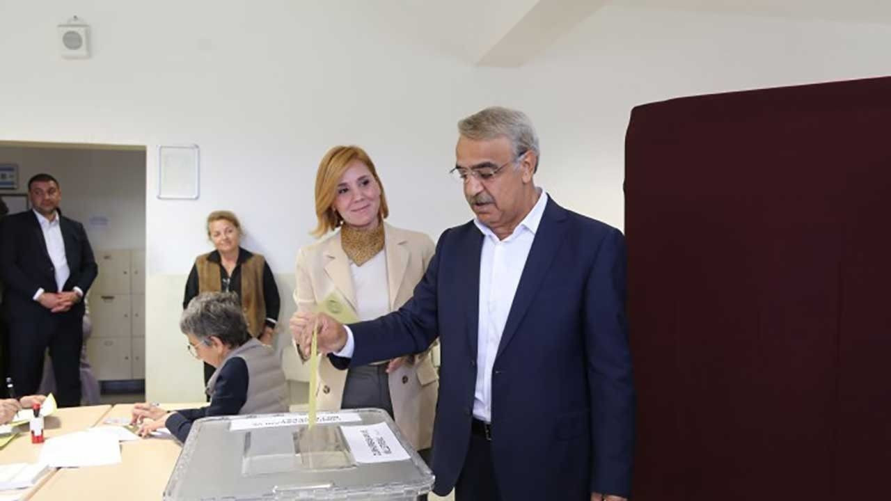 Turkish politicians cast votes in presidential runoff election - Page 5