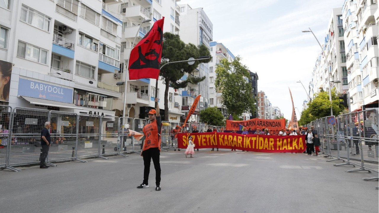 High school student detained for carrying flag of Mahir Çayan