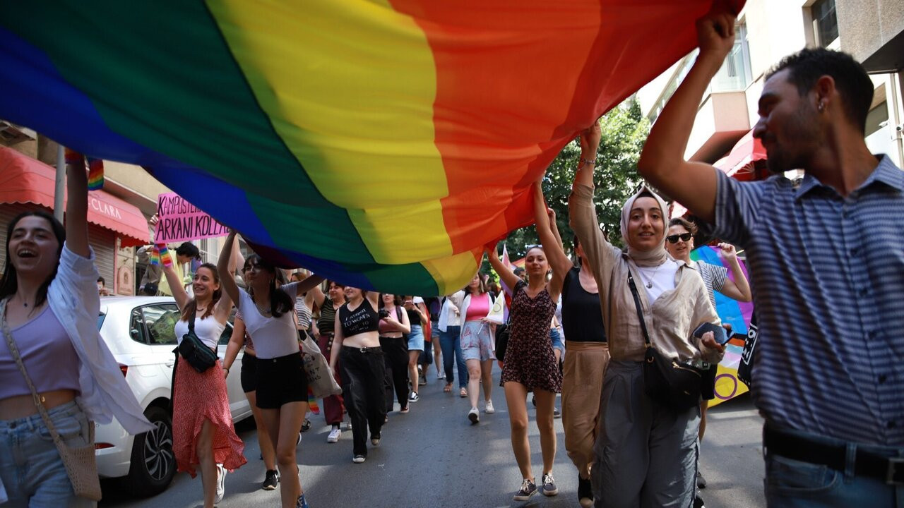 FEED: Turkish police detain 93 people during Istanbul LGBTI+ Pride March
