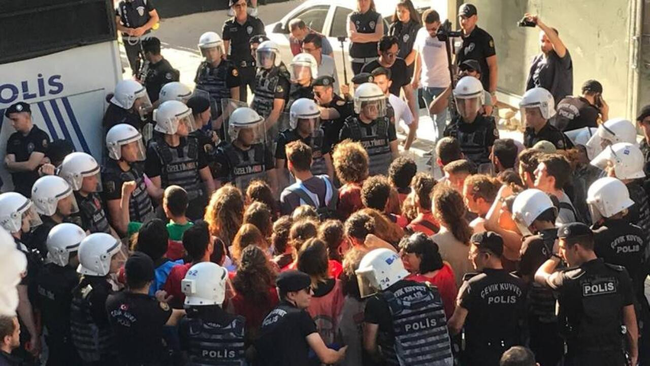 Turkish court arrests six students for distributing leaflets for Suruç Massacre commemoration