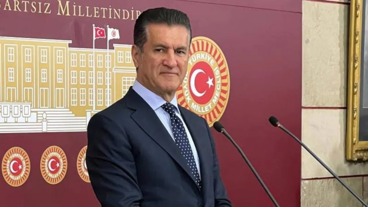 Former deputy said to throw punch at CHP MP Sarıgül at Turkish parliament