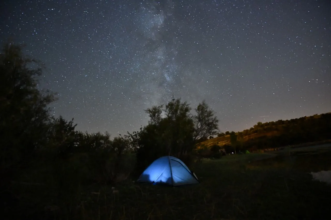 Thousands gather to watch Perseid meteor shower across Turkey - Page 3