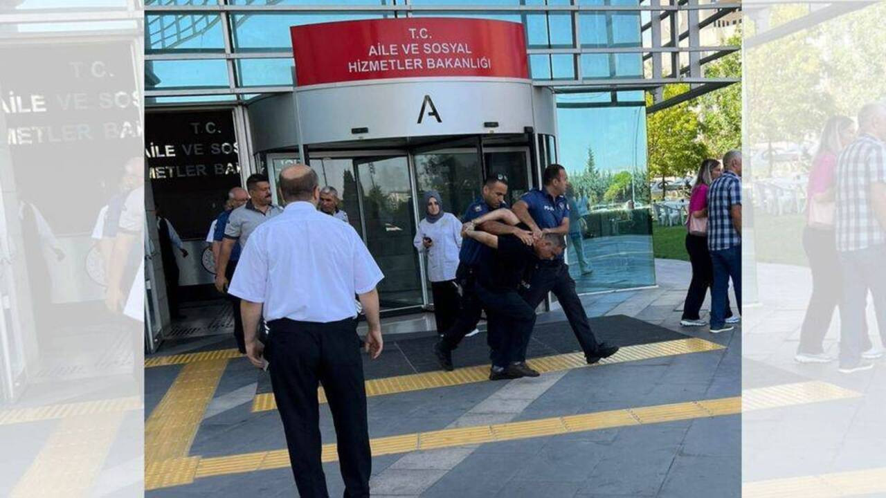 Turkish police brutally detain man for protesting cost-of-living crisis outside Social Services Ministry building