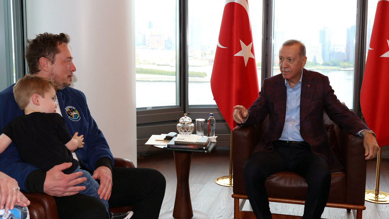 President Erdoğan invites Elon Musk to establish Tesla factory in Turkey during U.S. visit