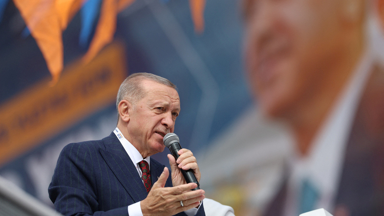 President Erdoğan says he does not 'recognize LGBT' at AKP congress