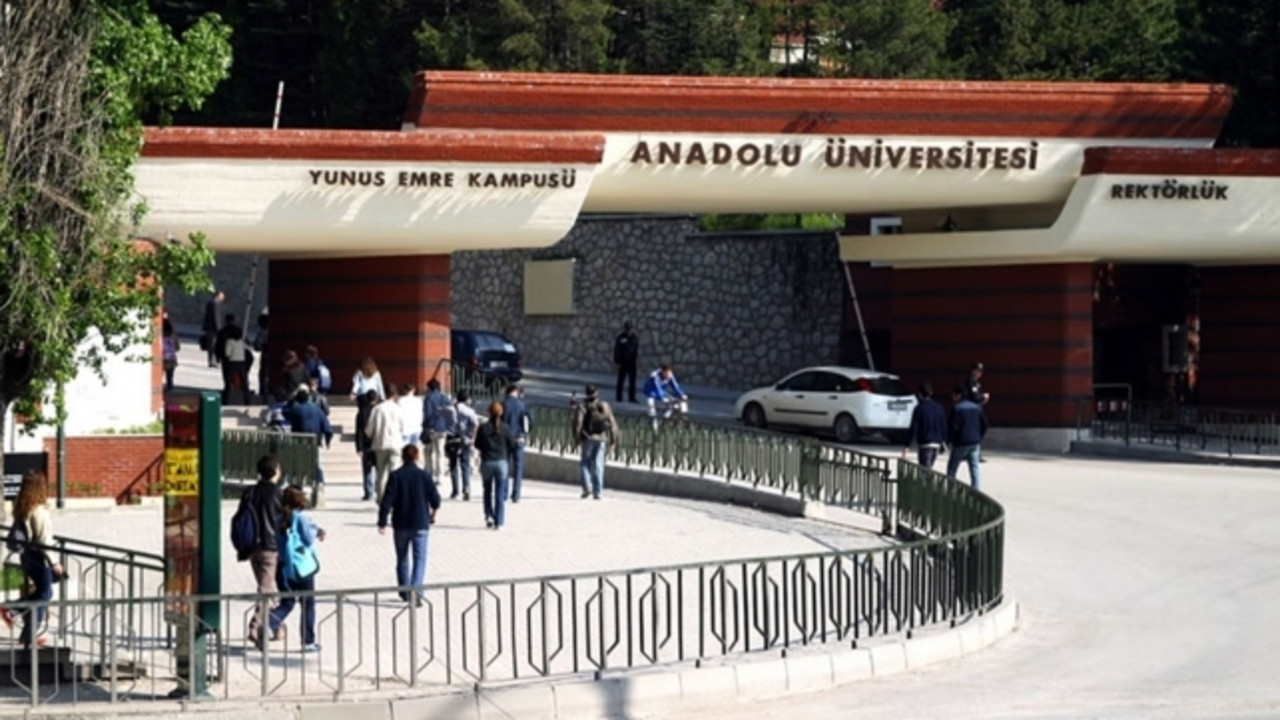 21-year-old Turkish student dies by suicide in university cafeteria