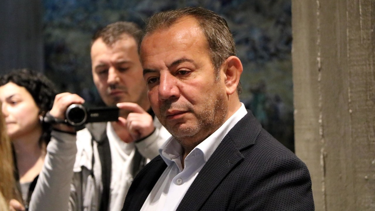 CHP pardons xenophobic mayor Tanju Özcan ahead of local elections
