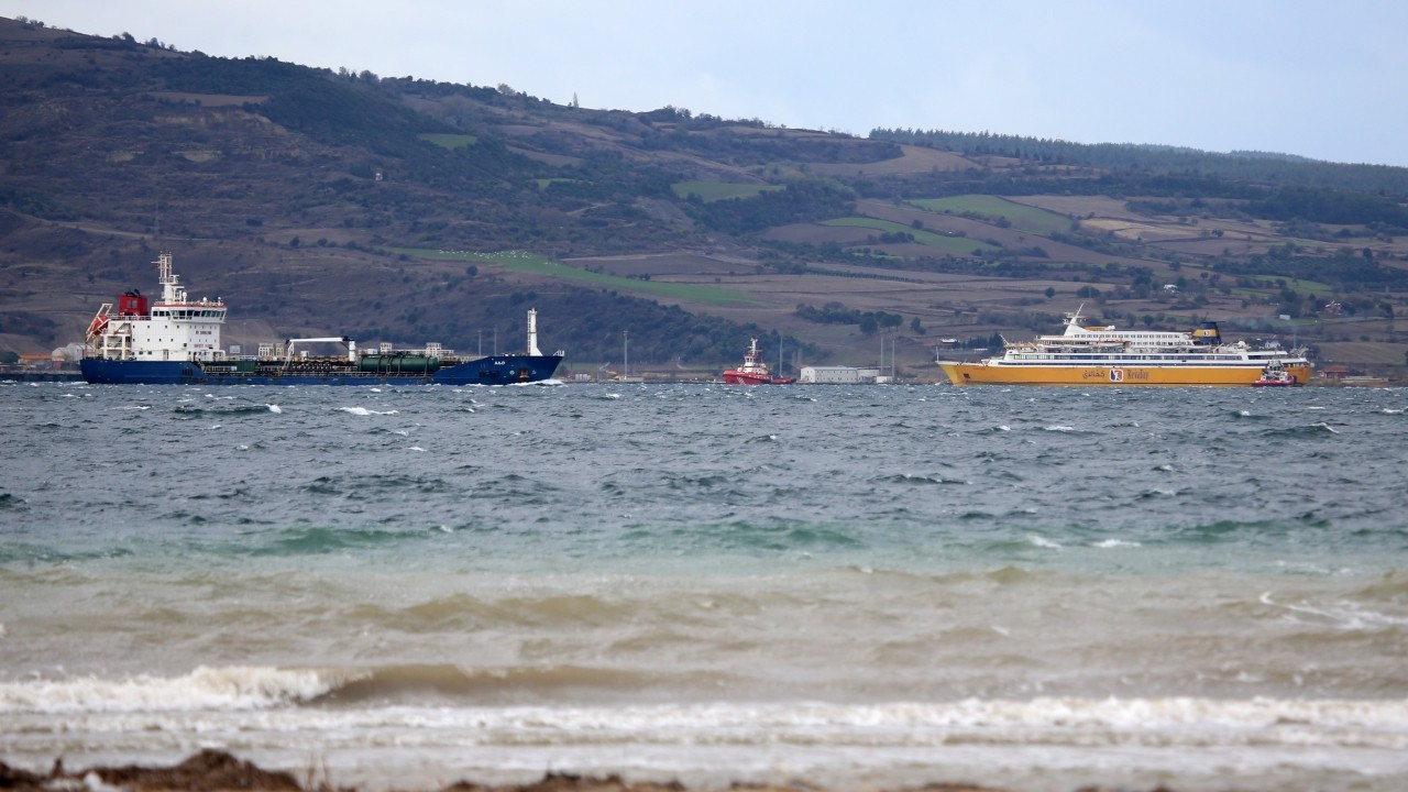 Turkey’s Dardanelles Strait closed for passage due to extreme weather