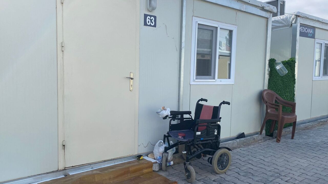 Turkish disabled earthquake survivor travels 18 km to take shower