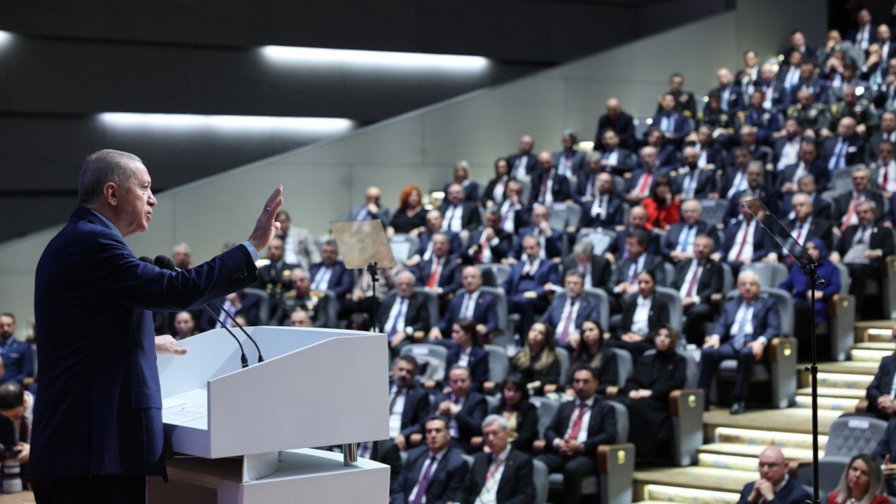 Turkey’s Erdoğan accidentally shares photos from event with senior intelligence officers