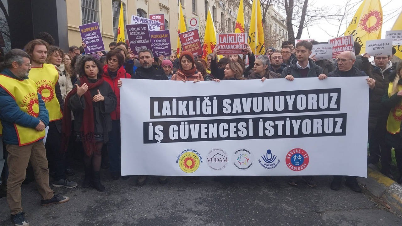 Turkish teachers’ union protests in support of academic targeted for prayer room criticism