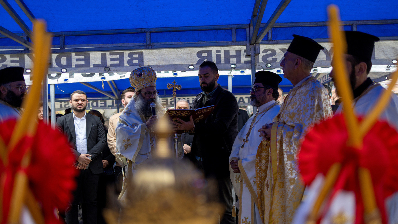 Hatay's Orthodox community holds mass in ruins of church on anniversary of earthquake