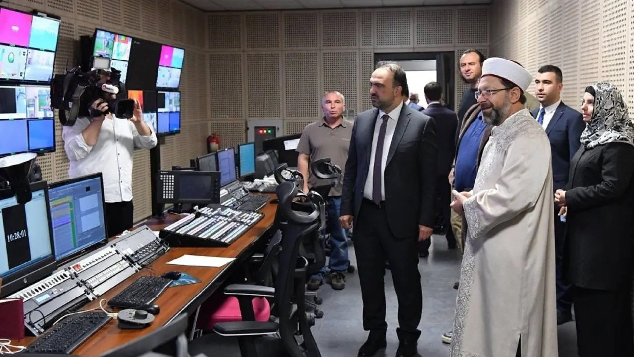 Turkey’s Diyanet procures over $1M of camera equipment for TV channel