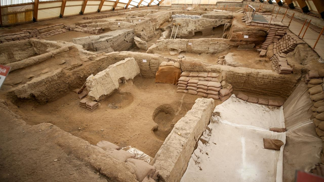 Ancient Çatalhöyük site reveals discovery of world’s oldest bread
