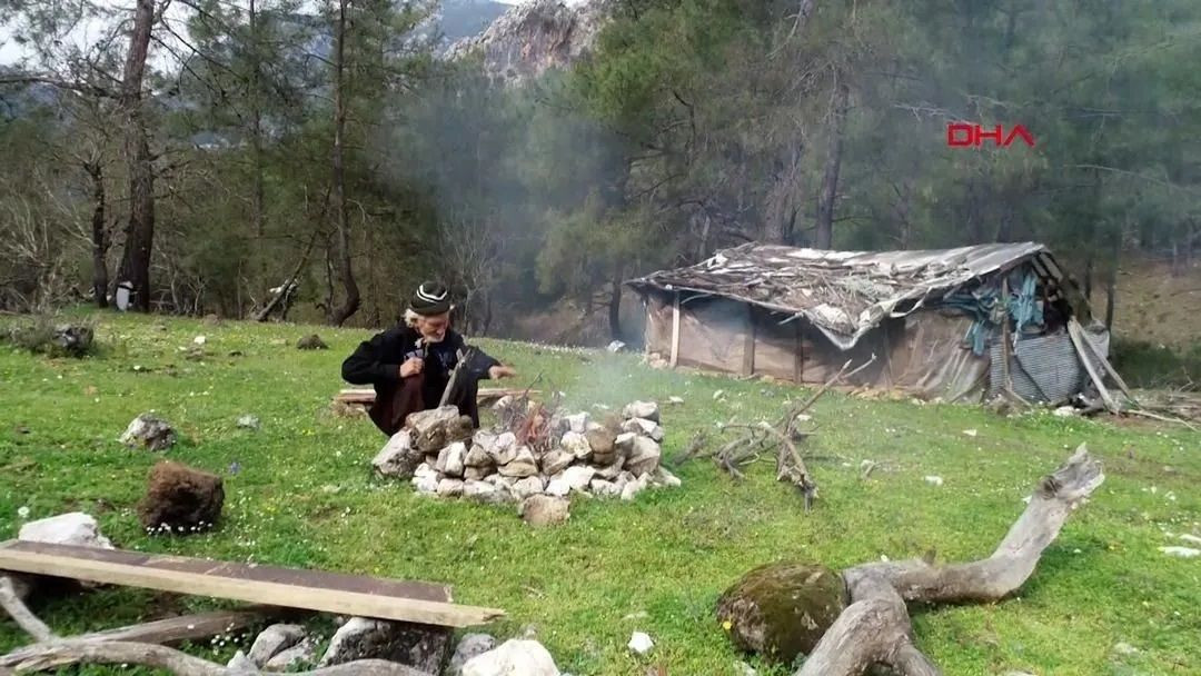 Turkish shepherd lives alone in mountain for 17 years after traumatic theft incident - Page 2