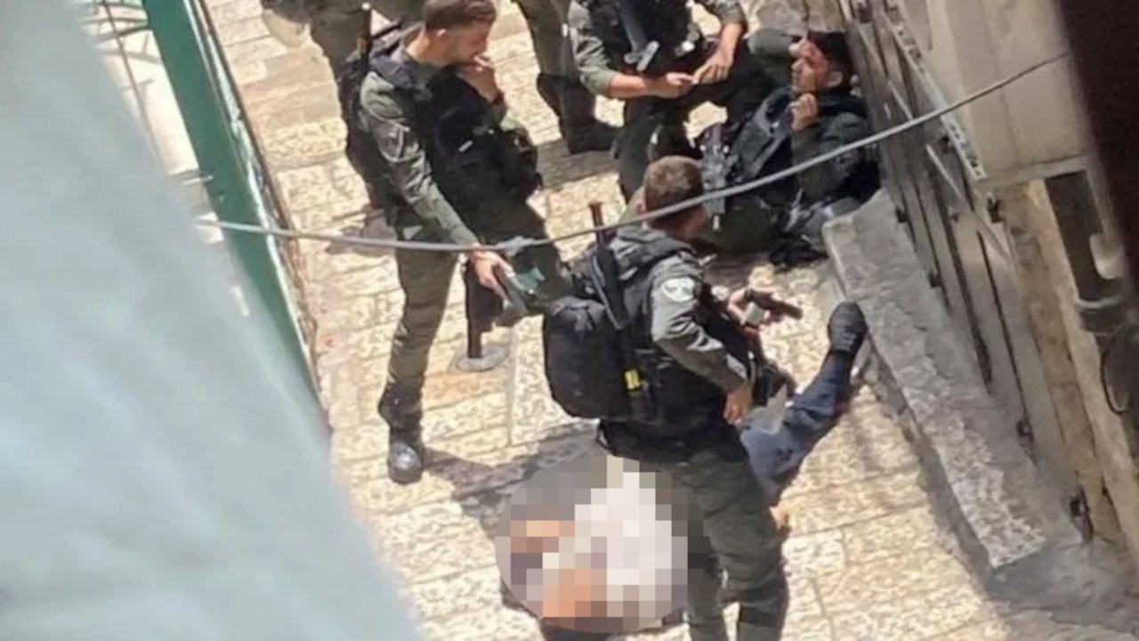 Turkish imam stabs Israeli border policeman in Jerusalem, shot dead at scene