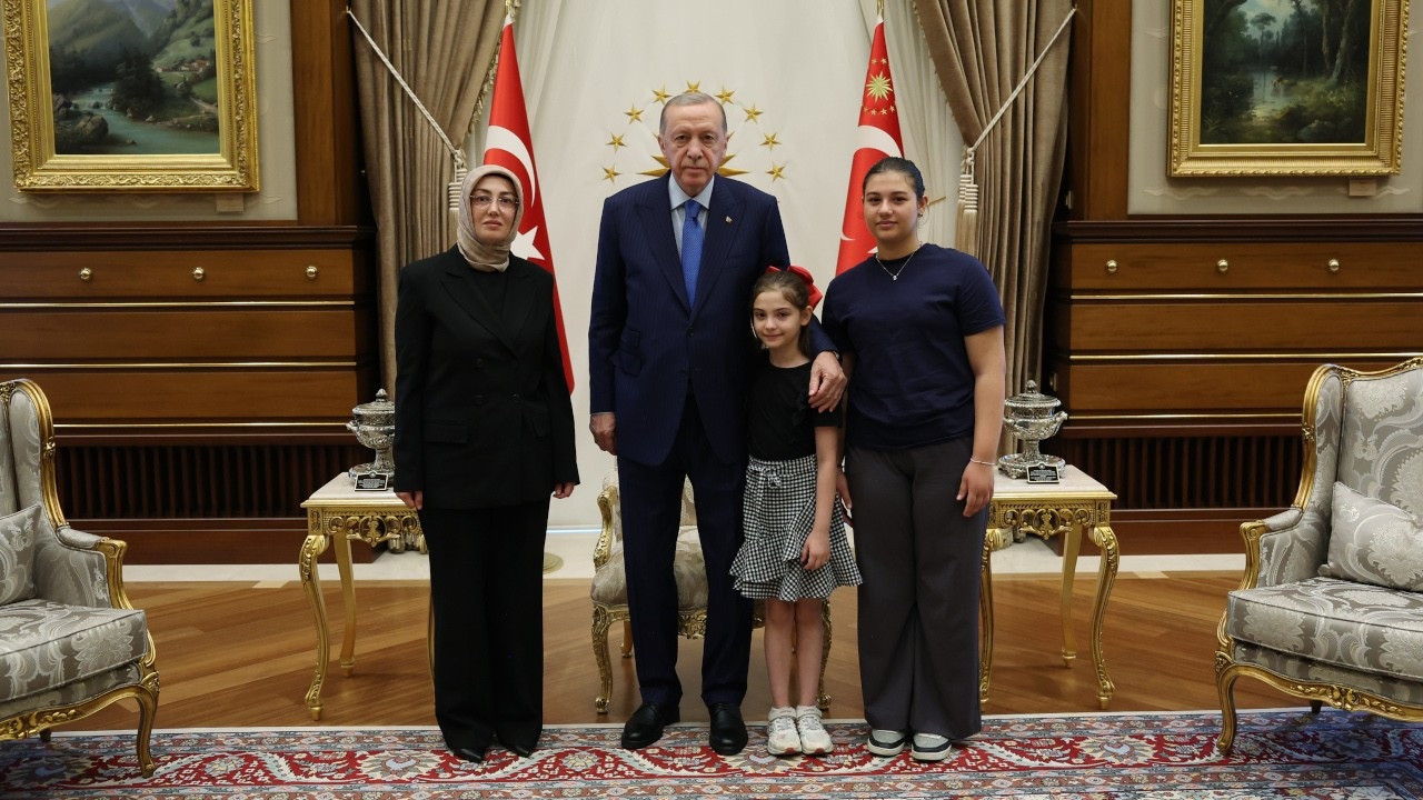 Erdoğan meets wife of assassinated former Grey Wolves head