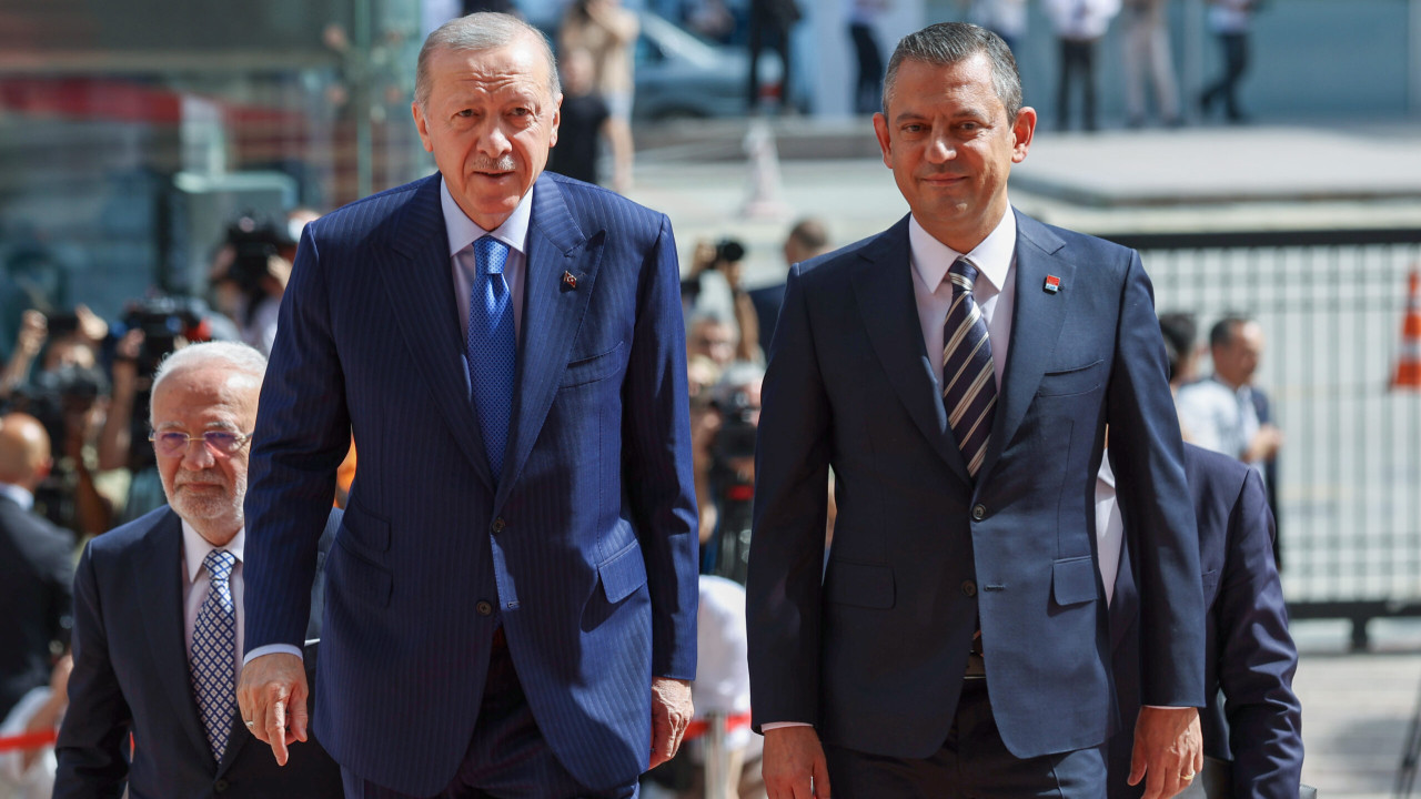 Erdoğan says CHP leader Özel ‘couldn’t stomach’ his visit to CHP