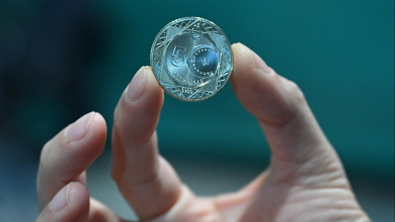 Turkey’s Central Bank prepares to distribute newly minted five-lira coin 